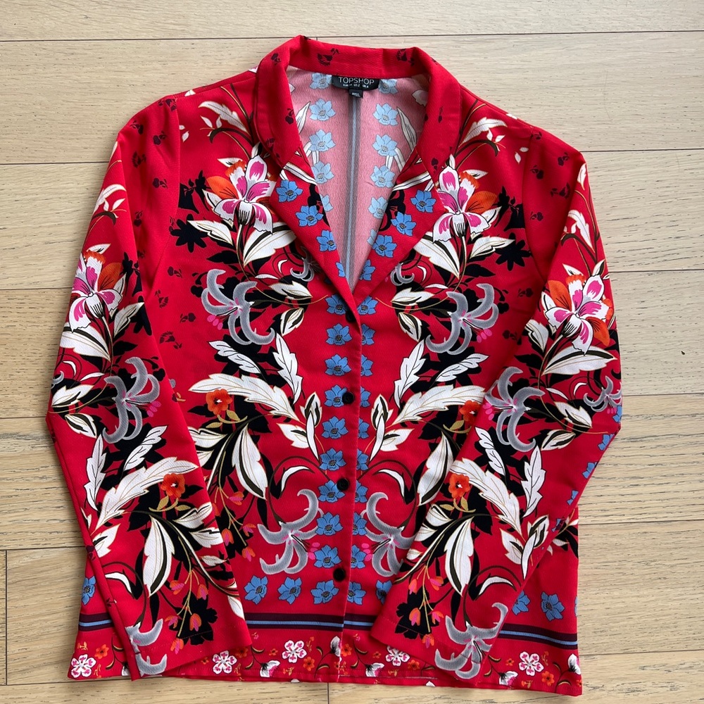 TOPSHOP- printed shirt